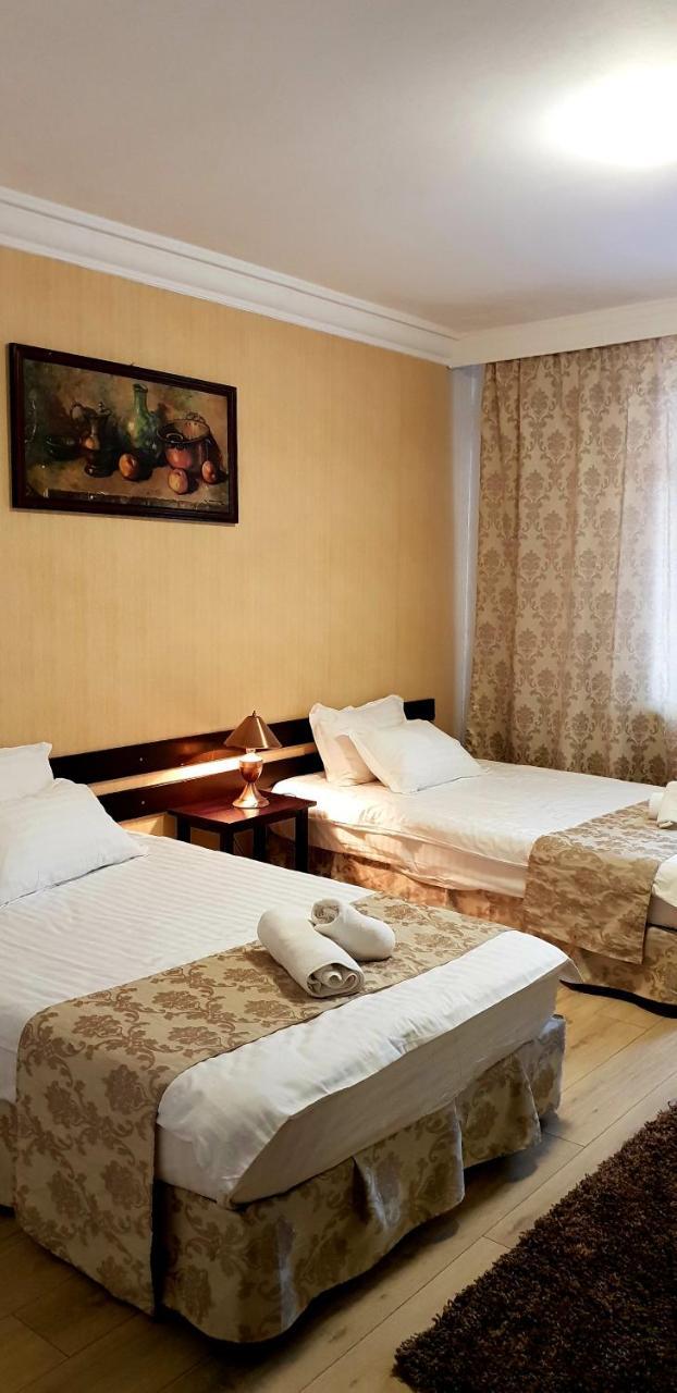 Hotel Elisabeta Alba Iulia Exteriör bild